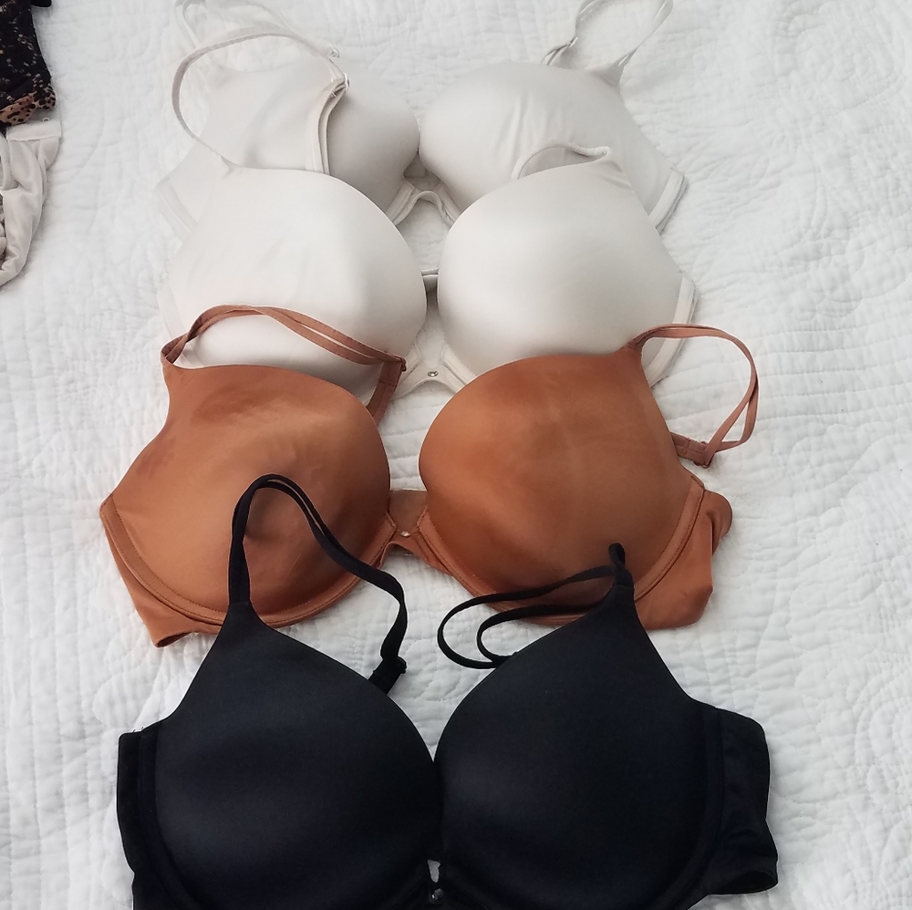 4 Victoria's Secret Very Sexy Bras 34D
